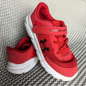 Boy's Under Armour Assert Running Shoes
